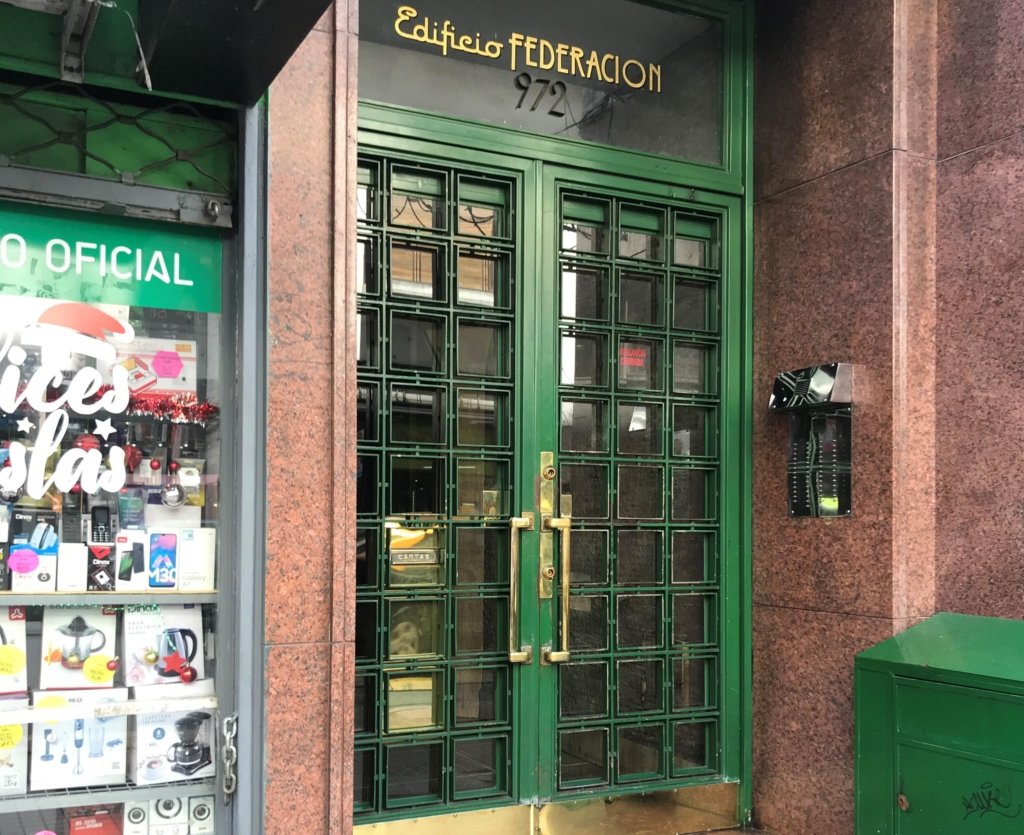AV CORRIENTES 972 06 02
