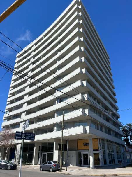 AV. SAN MARTÍN 1392 10 02 – TORRE PARAISO