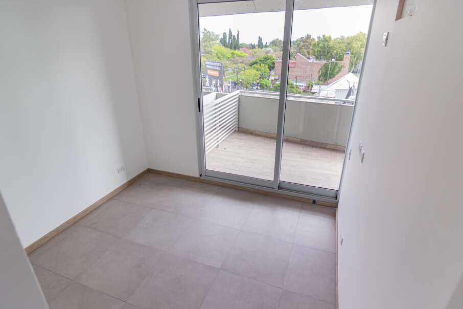 AV. SAN MARTÍN 1392 10 02 – TORRE PARAISO
