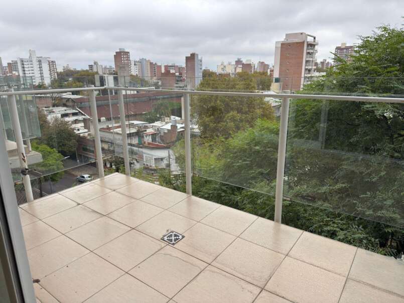 AV FRANCIA 993 07 02