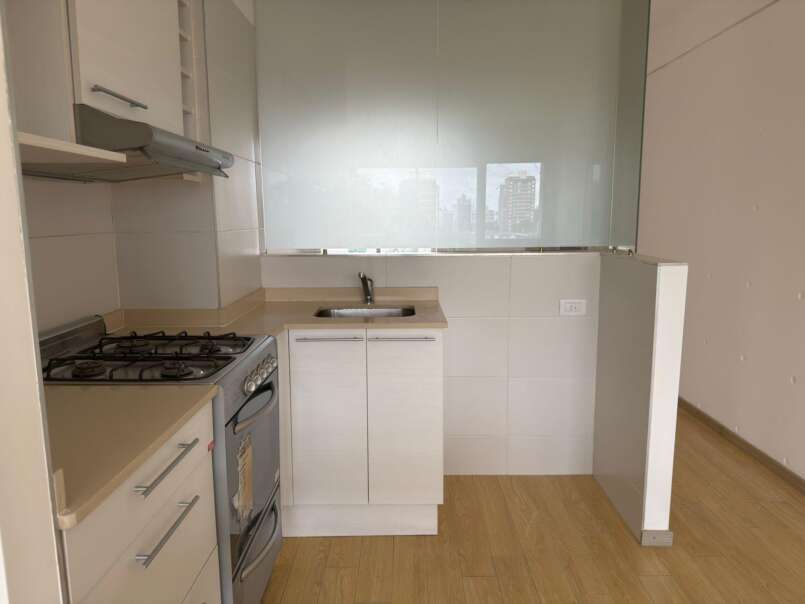 AV FRANCIA 993 07 02