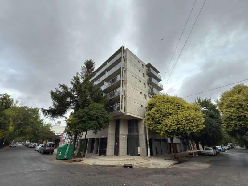 Cerrito 495 02 02