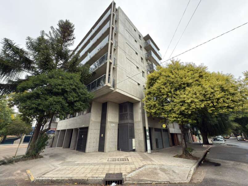 Cerrito 495 02 02