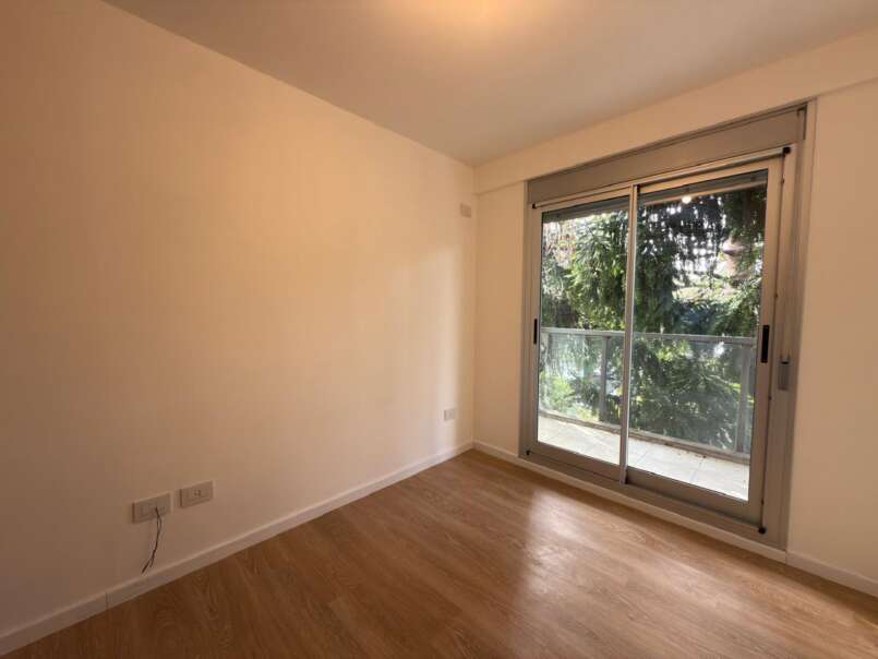 Cerrito 495 02 02