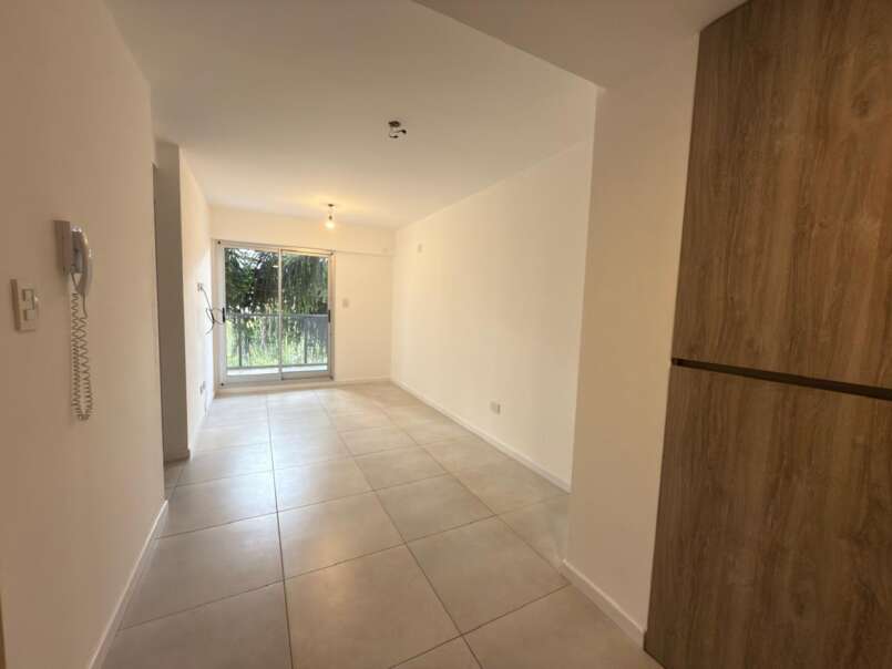 Cerrito 495 02 02