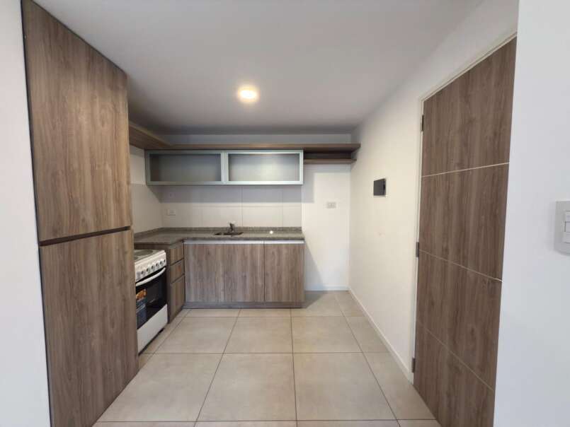 Cerrito 495 02 02