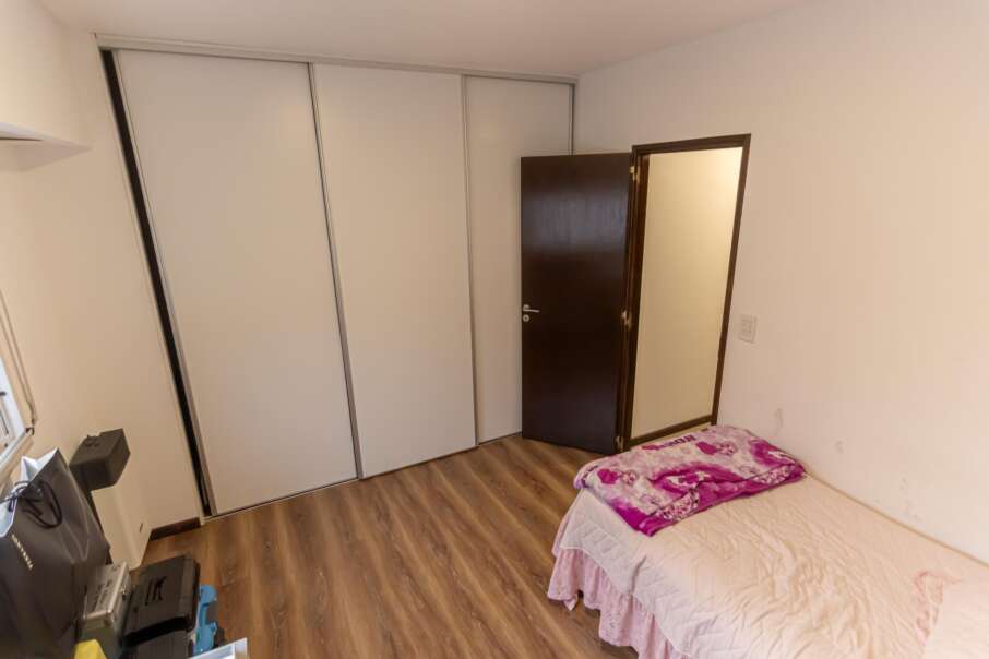 CORDOBA 2680 02 01